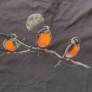 BATMAN Bird Graphic T-Shirt Oriole Birds on Branch at Night Men's Size Small‎
